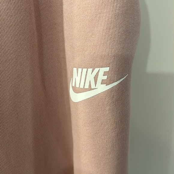 Women’s Nike Cuffed Sweatpants Size XS - Picture 5 of 12